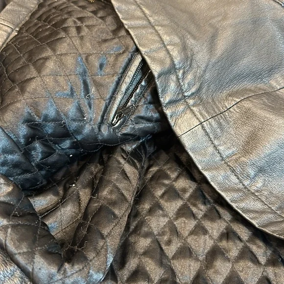 Wilson”s the leather experts black leather jacket with lining sz L (no belt) - Picture 3 of 17